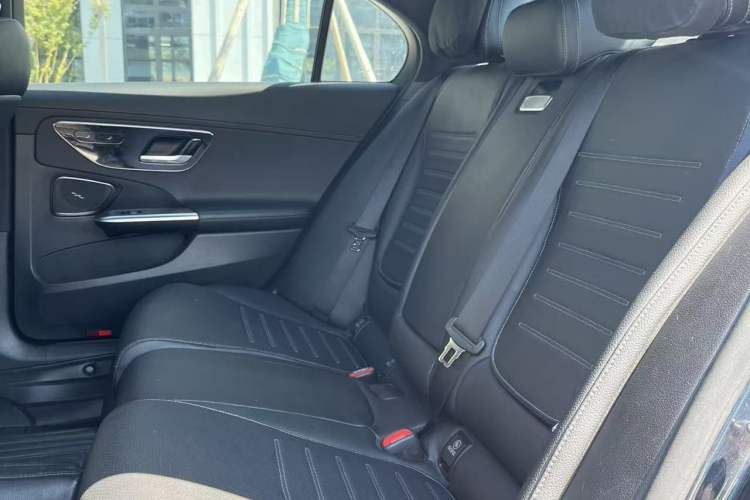 Used Mercedes-Benz C-Class 2022 C 200 L Sport Edition Interior 4