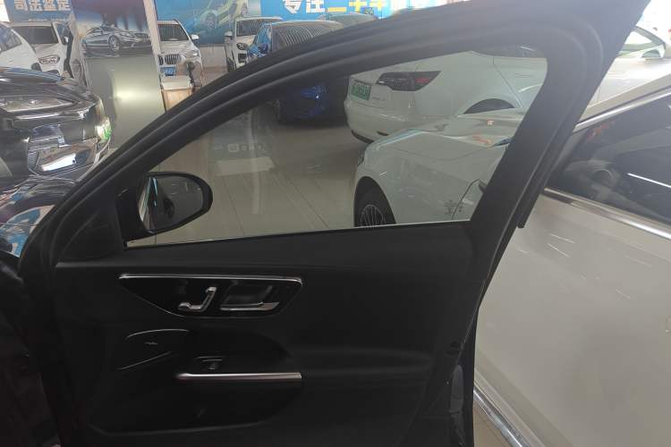 Used Mercedes-Benz C-Class 2022 C 200 L Sport Edition Interior 5