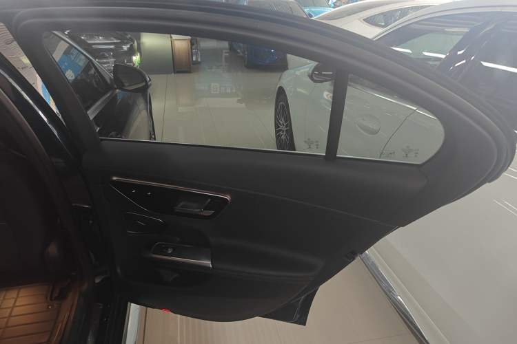 Used Mercedes-Benz C-Class 2022 C 200 L Sport Edition Interior 6