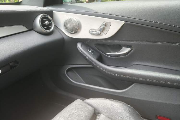 Used Mercedes-Benz C-Class 2022 Refresh C 200 Coupe Interior 7