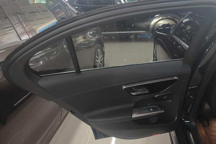 Used Mercedes-Benz C-Class 2022 C 200 L Sport Edition Interior 8