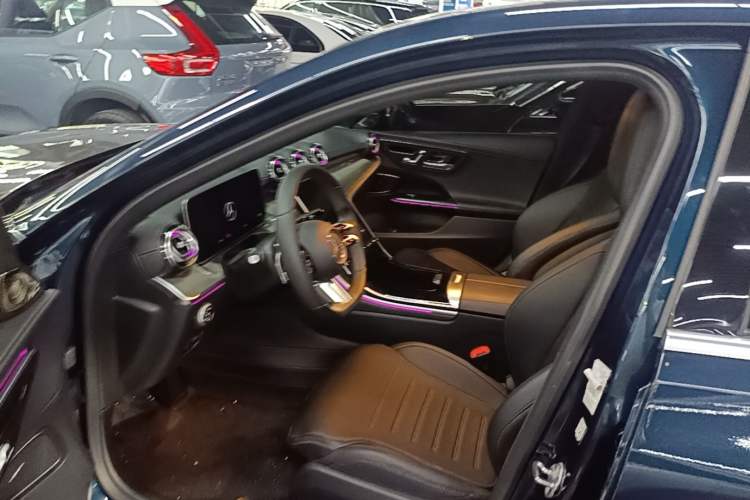 Used Mercedes-Benz C-Class 2022 Restyled C 260 L Sport Edition Left Front Seat