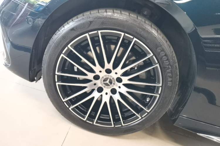 Used Mercedes-Benz C-Class 2022 Restyled C 260 L Sport Edition Left Front Wheel Hub