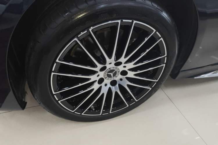 Used Mercedes-Benz C-Class 2022 Restyled C 260 L Sport Edition Left Front Wheel Hub