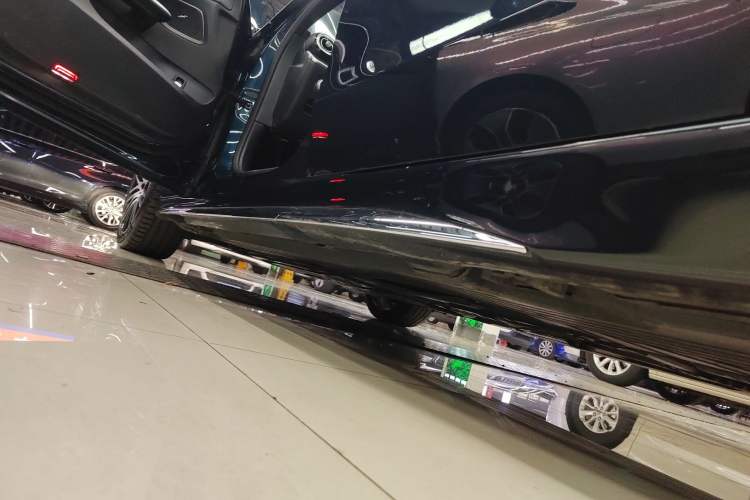 Used Mercedes-Benz C-Class 2022 Restyled C 260 L Sport Edition Left Side Sill