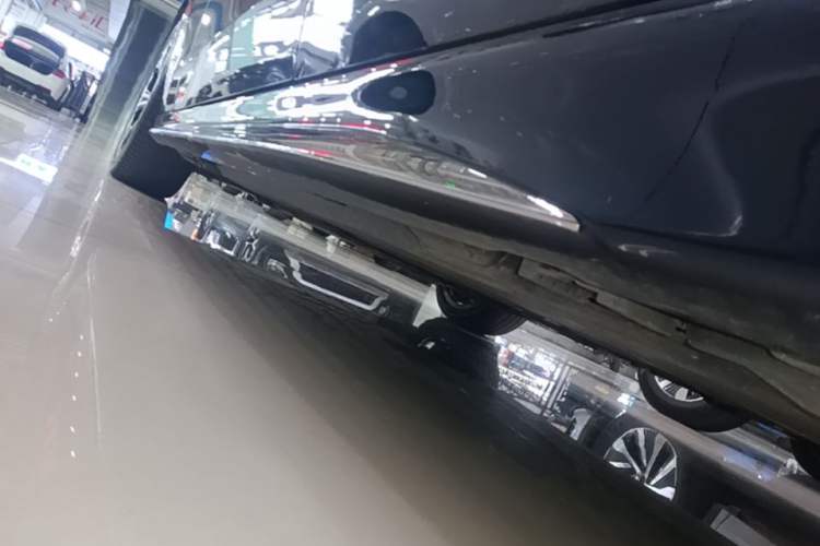 Used Mercedes-Benz C-Class 2022 Revised C 260 L Starry Night Sport Edition Left Side Sill
