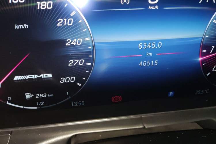 Used Mercedes-Benz C-Class 2022 Restyled C 200 L Sport Edition Odometer Close Up