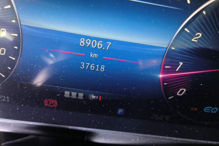 Used Mercedes-Benz C-Class 2022 C 260 L Sport Edition Odometer Close Up
