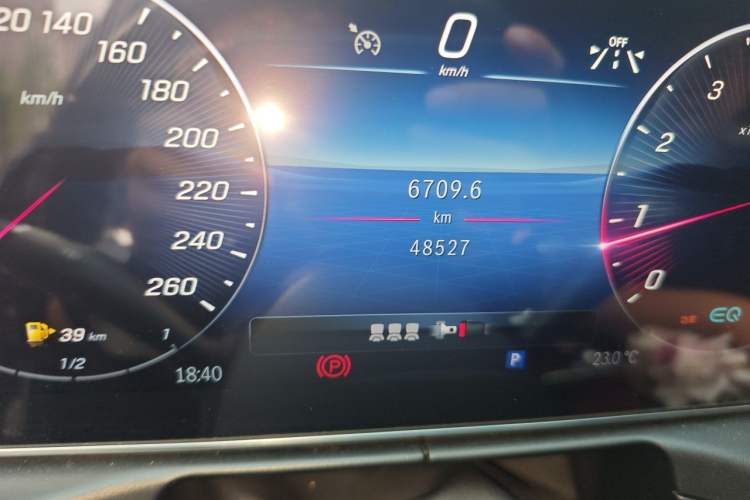 Used Mercedes-Benz C-Class 2022 C 260 L Sport Edition Odometer Close Up