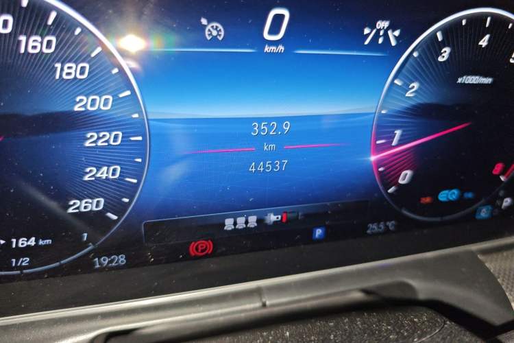 Used Mercedes-Benz C-Class 2022 Restyled C 260 L Sport Edition Odometer Close Up