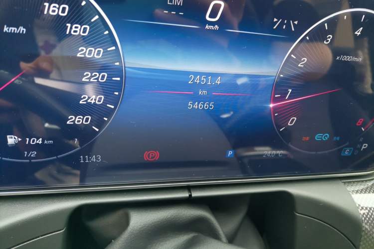 Used Mercedes-Benz C-Class 2022 C 260 L Sport Edition Odometer Close Up