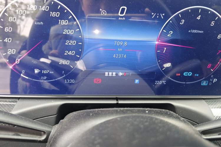 Used Mercedes-Benz C-Class 2022 C 260 L Sport Edition Odometer Close Up