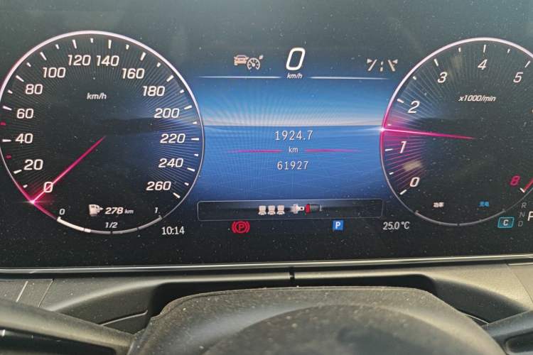 Used Mercedes-Benz C-Class 2022 C 260 L Sport Edition Odometer Close Up