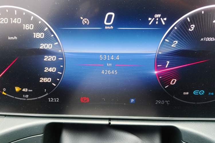 Used Mercedes-Benz C-Class 2022 Restyled C 260 L Sport Edition Odometer Close Up