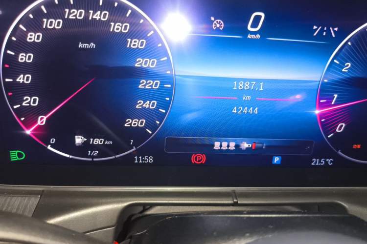 Used Mercedes-Benz C-Class 2022 C 200 L Sport Edition Odometer Close Up