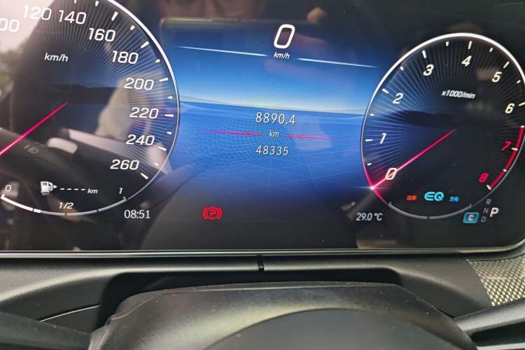 Used Mercedes-Benz C-Class 2022 Restyled C 260 L Sport Edition Odometer Close Up