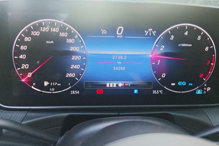 Used Mercedes-Benz C-Class 2022 Restyled C 200 L Sport Edition Odometer Close Up