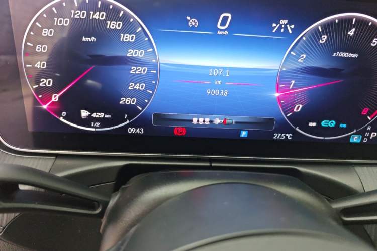 Used Mercedes-Benz C-Class 2022 Restyled C 260 L Sport Edition Odometer Close Up