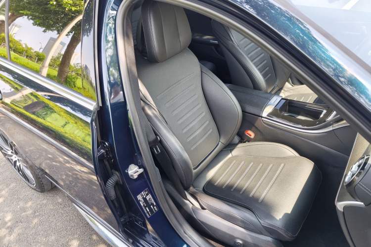 Used Mercedes-Benz C-Class 2022 Restyled C 260 L Sport Edition Right Front Seat