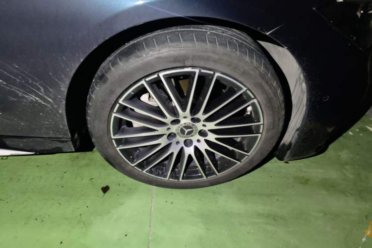Used Mercedes-Benz C-Class 2022 C 260 L Sport Edition Right Front Wheel Hub