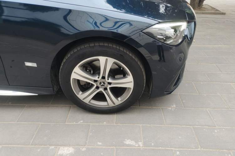 Used Mercedes-Benz C-Class 2022 Restyled C 200 L Sport Edition Right Front Wheel Hub