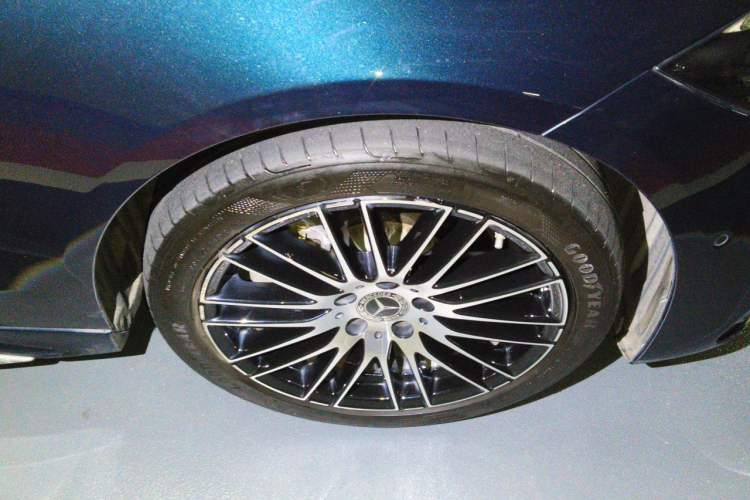 Used Mercedes-Benz C-Class 2022 Restyled C 260 L Sport Edition Right Front Wheel Hub