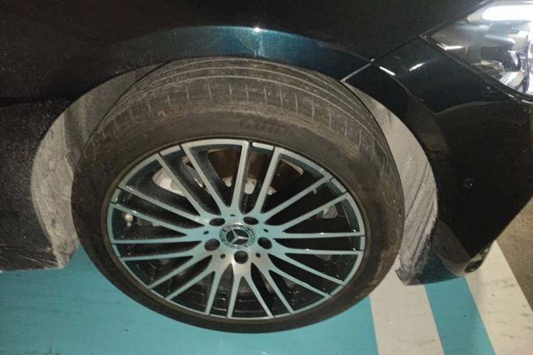 Used Mercedes-Benz C-Class 2022 C 260 L Sport Edition Right Front Wheel Hub