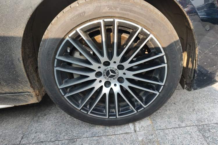 Used Mercedes-Benz C-Class 2022 Restyled C 260 L Sport Edition Right Front Wheel Hub
