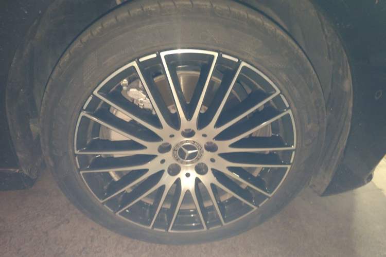 Used Mercedes-Benz C-Class 2022 C 260 L Sport Edition Right Front Wheel Hub