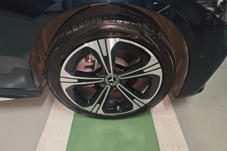Used Mercedes-Benz C-Class 2022 C 260 L Obsidian Night Sport Edition Right Front Wheel Hub