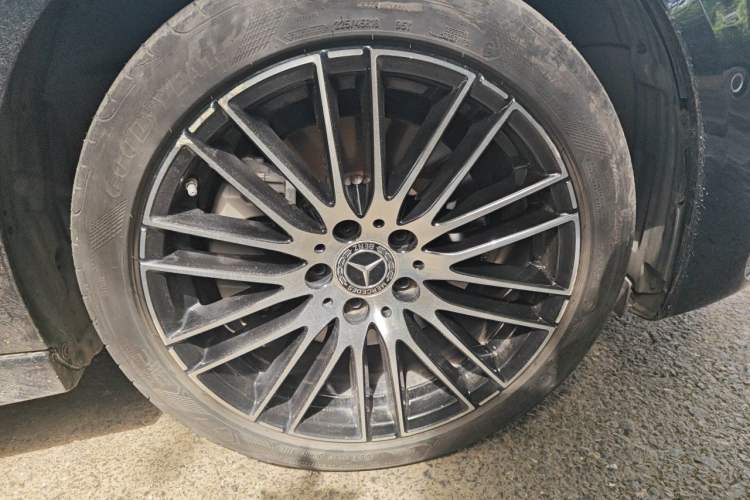 Used Mercedes-Benz C-Class 2022 C 260 L Sport Edition Right Front Wheel Hub