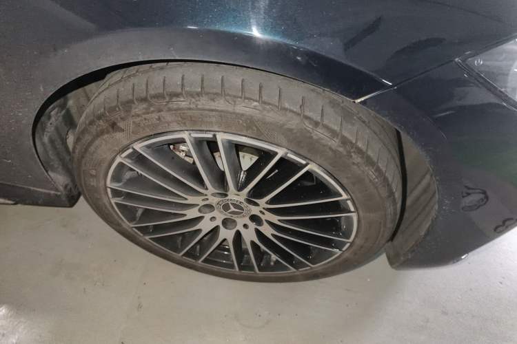 Used Mercedes-Benz C-Class 2022 Restyled C 260 L Sport Edition Right Front Wheel Hub