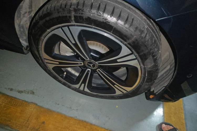 Used Mercedes-Benz C-Class 2022 Revised C 260 L Starry Night Sport Edition Right Front Wheel Hub