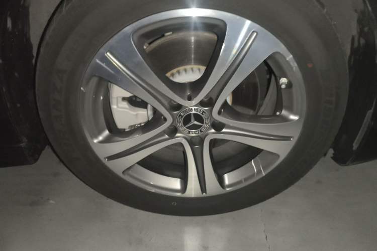 Used Mercedes-Benz C-Class 2022 C 200 L Sport Edition Right Front Wheel Hub