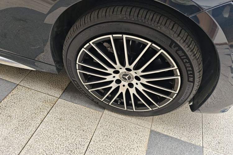 Used Mercedes-Benz C-Class 2022 Restyled C 260 L Sport Edition Right Front Wheel Hub