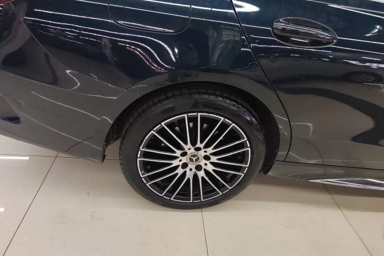 Used Mercedes-Benz C-Class 2022 Restyled C 260 L Sport Edition Right Rear Wheel Hub