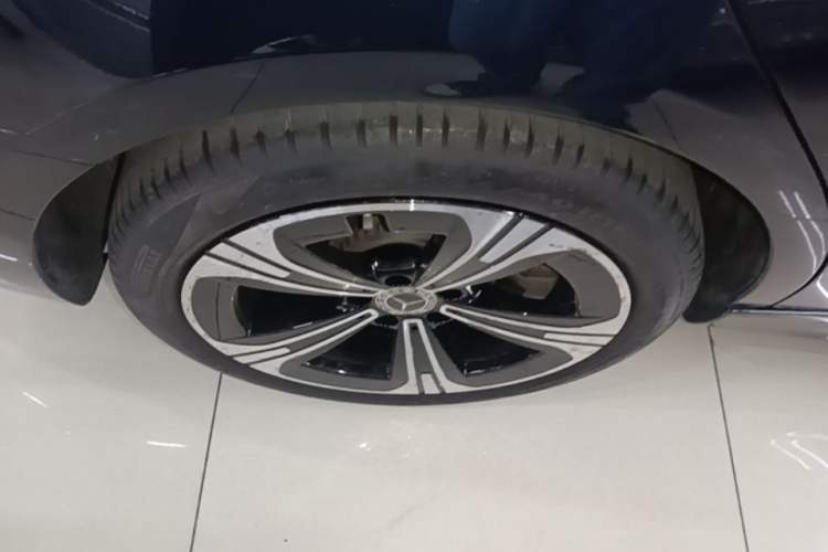 Used Mercedes-Benz C-Class 2022 Revised C 260 L Starry Night Sport Edition Right Rear Wheel Hub