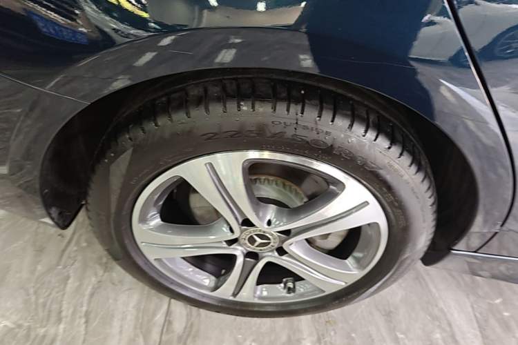 Used Mercedes-Benz C-Class 2022 C 200 L Sport Edition Right Rear Wheel Hub