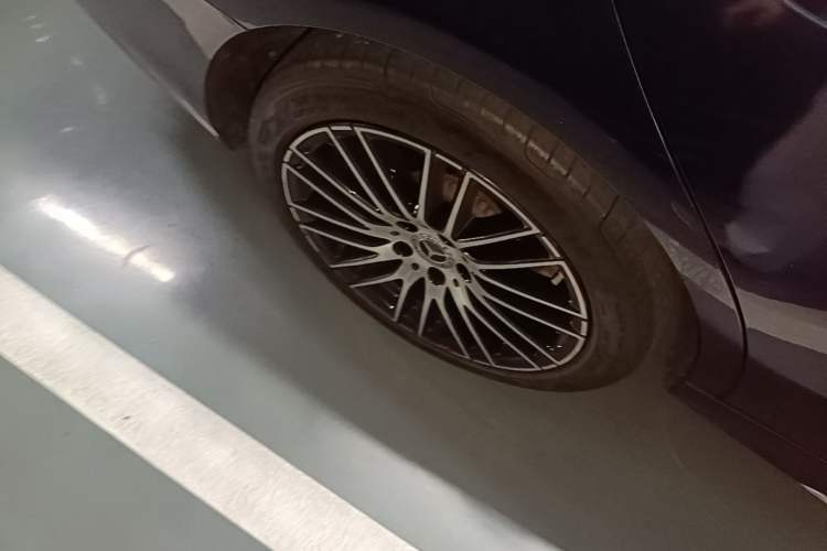 Used Mercedes-Benz C-Class 2022 Restyled C 260 L Sport Edition Right Rear Wheel Hub