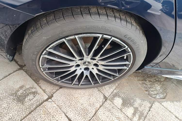 Used Mercedes-Benz C-Class 2022 Restyled C 260 L Sport Edition Right Rear Wheel Hub