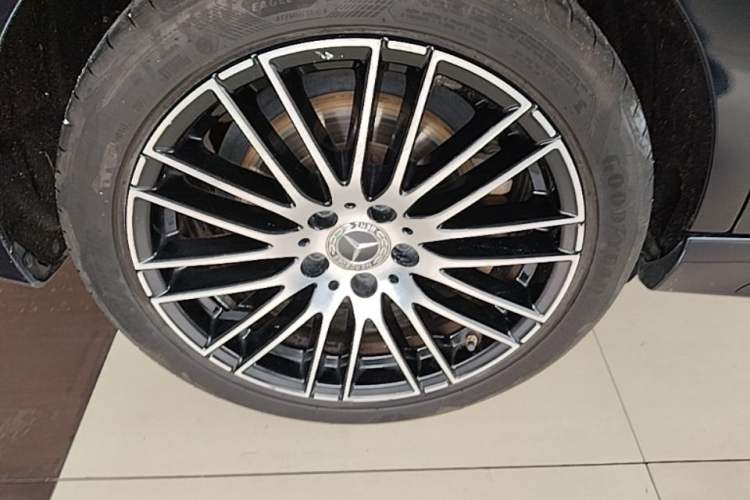 Used Mercedes-Benz C-Class 2022 Restyled C 260 L Sport Edition Right Rear Wheel Hub