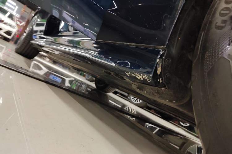 Used Mercedes-Benz C-Class 2022 Restyled C 260 L Sport Edition Right Side Sill