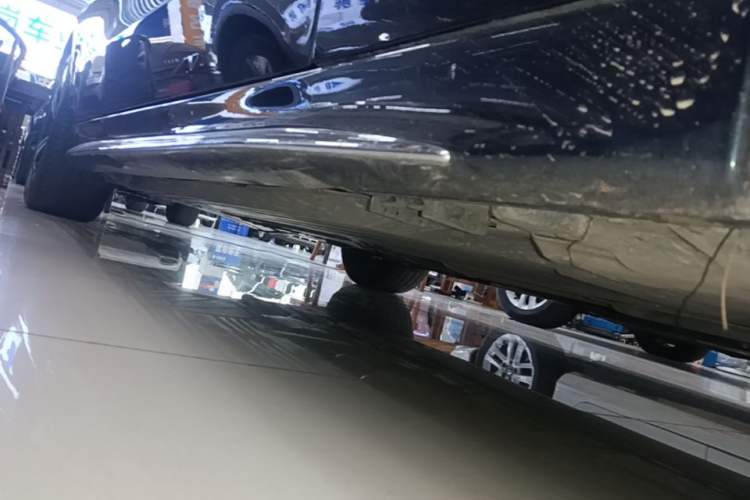 Used Mercedes-Benz C-Class 2022 Revised C 260 L Starry Night Sport Edition Right Side Sill