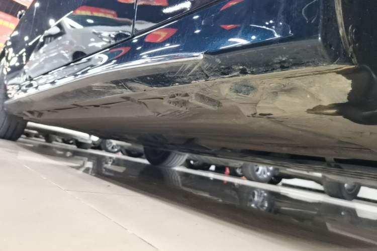 Used Mercedes-Benz C-Class 2022 Restyled C 260 L Sport Edition Right Side Sill