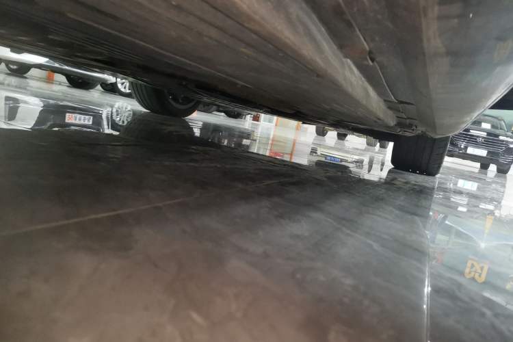 Used Mercedes-Benz C-Class 2022 Restyled C 260 L Sport Edition Right Side Sill