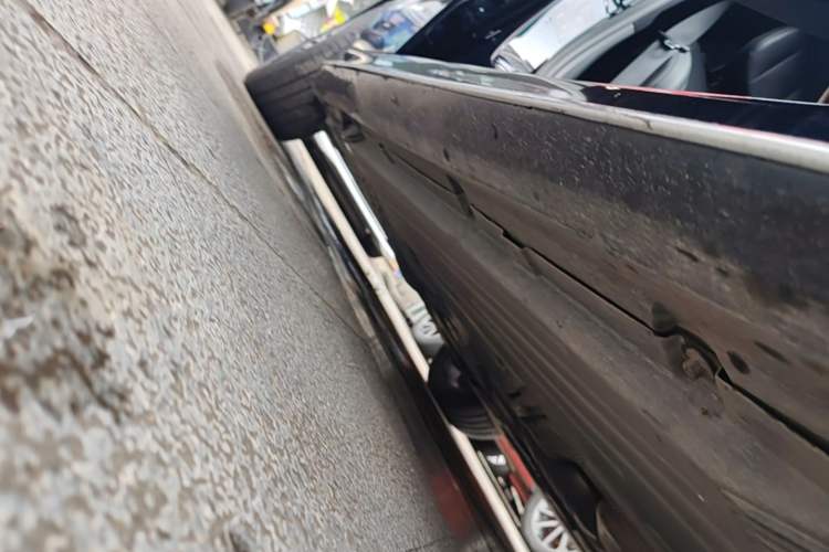 Used Mercedes-Benz C-Class 2022 Restyled C 260 L Sport Edition Right Side Sill