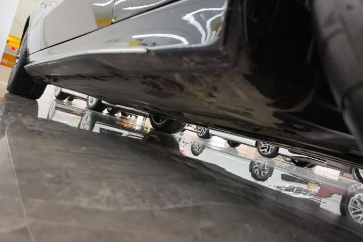 Used Mercedes-Benz C-Class 2022 Restyled C 260 L Sport Edition Right Side Sill