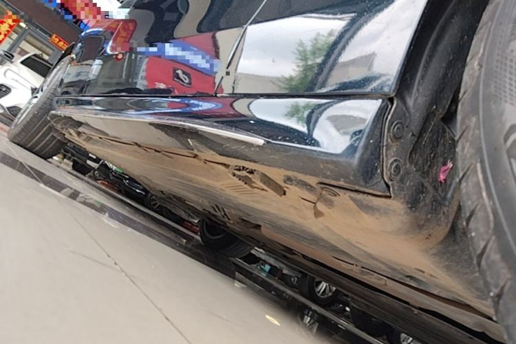 Used Mercedes-Benz C-Class 2022 Restyled C 260 L Sport Edition Right Side Sill