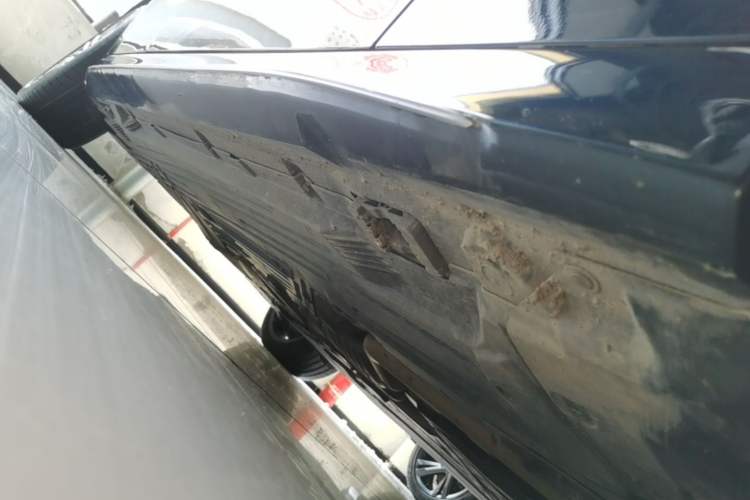Used Mercedes-Benz C-Class 2022 C 260 L Sport Edition Right Side Sill