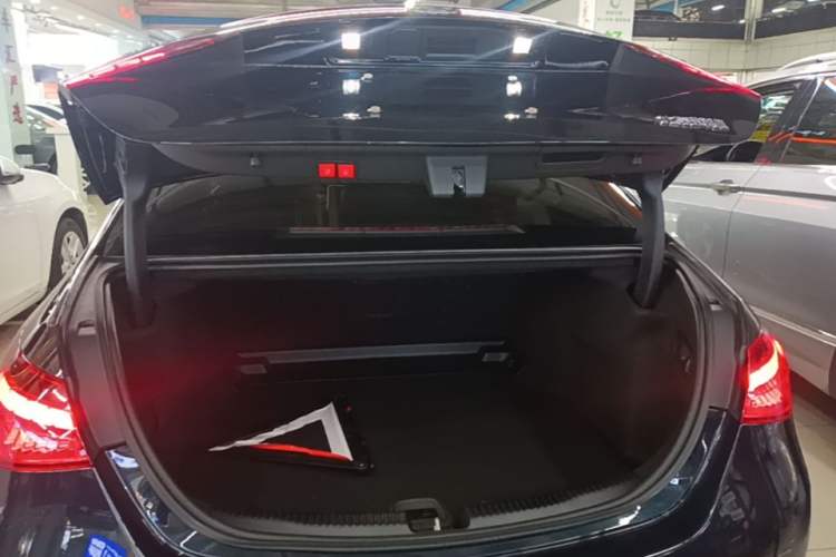 Used Mercedes-Benz C-Class 2022 Revised C 260 L Starry Night Sport Edition Trunk